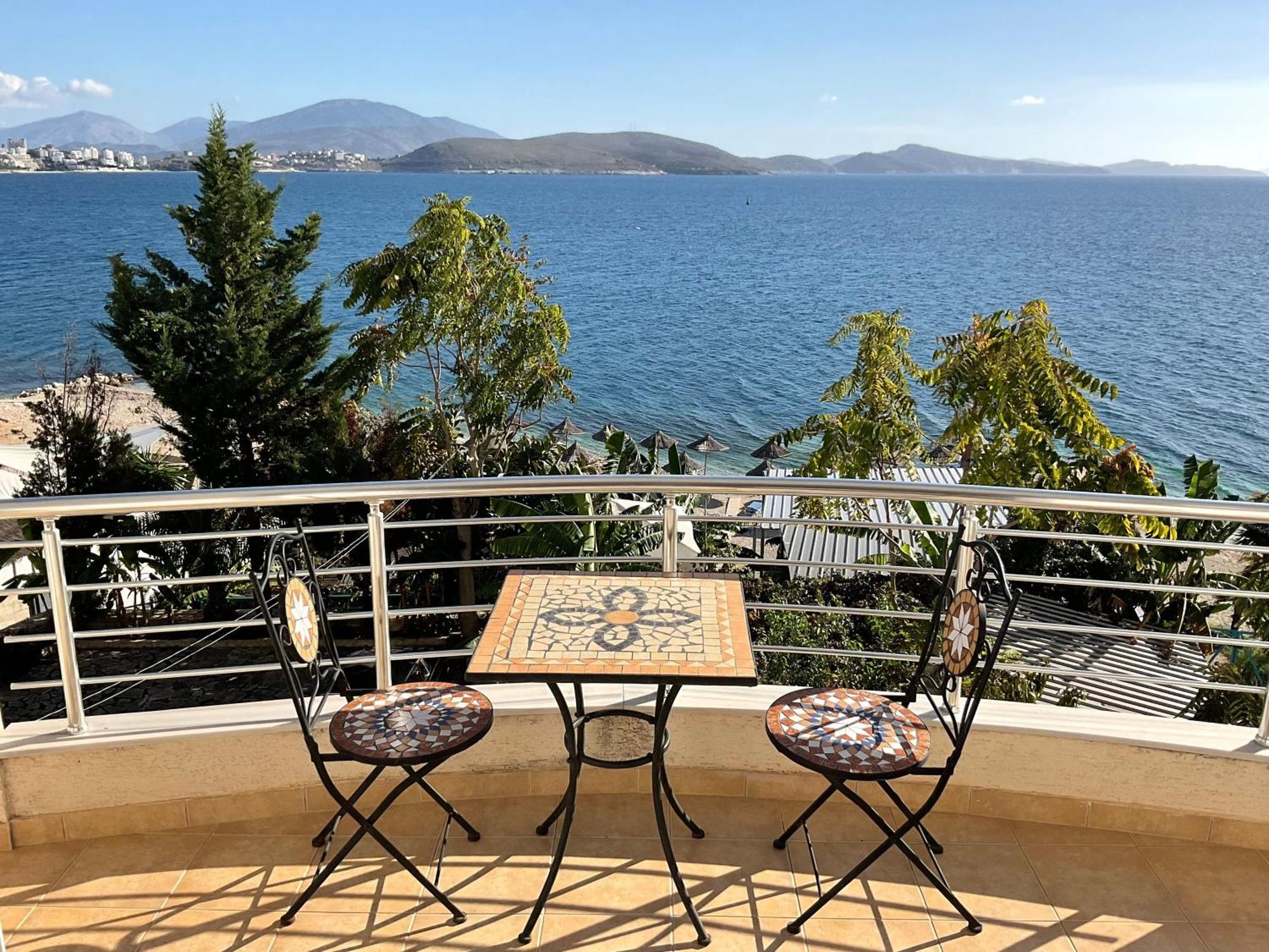 Mojito Beach Apartments With Free Parking Sarandë Exterior foto