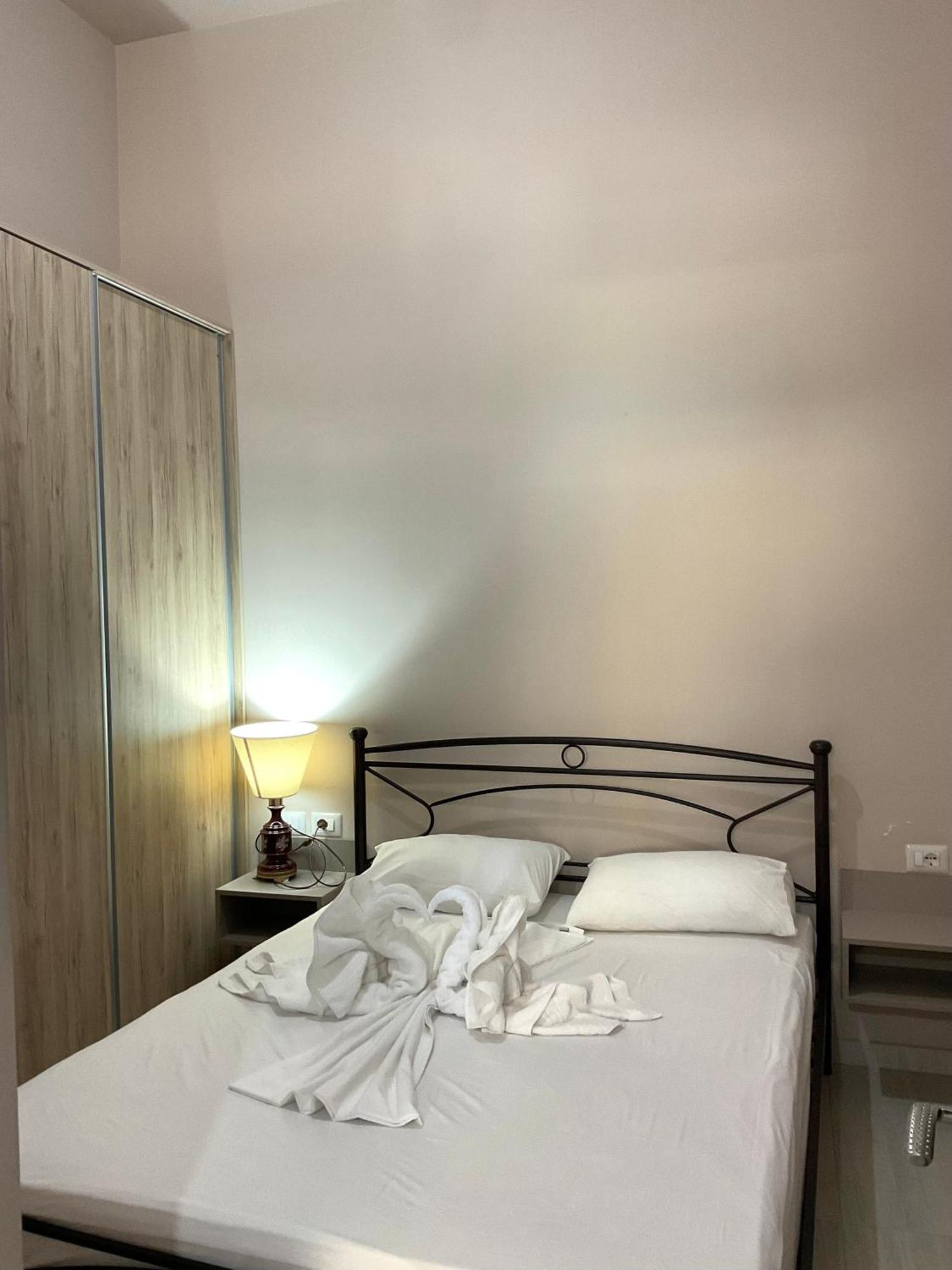 Mojito Beach Apartments With Free Parking Sarandë Quarto foto