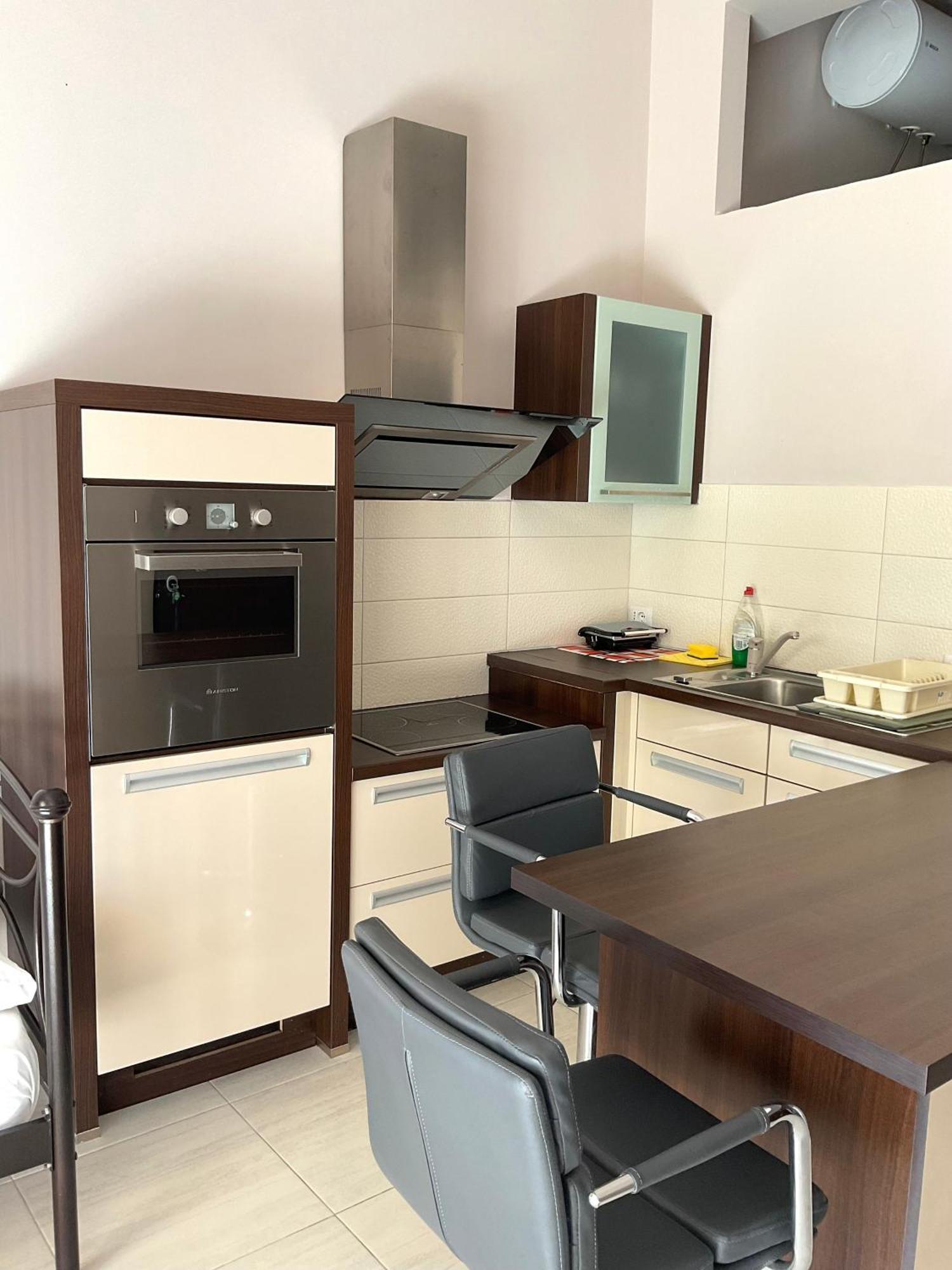Mojito Beach Apartments With Free Parking Sarandë Quarto foto